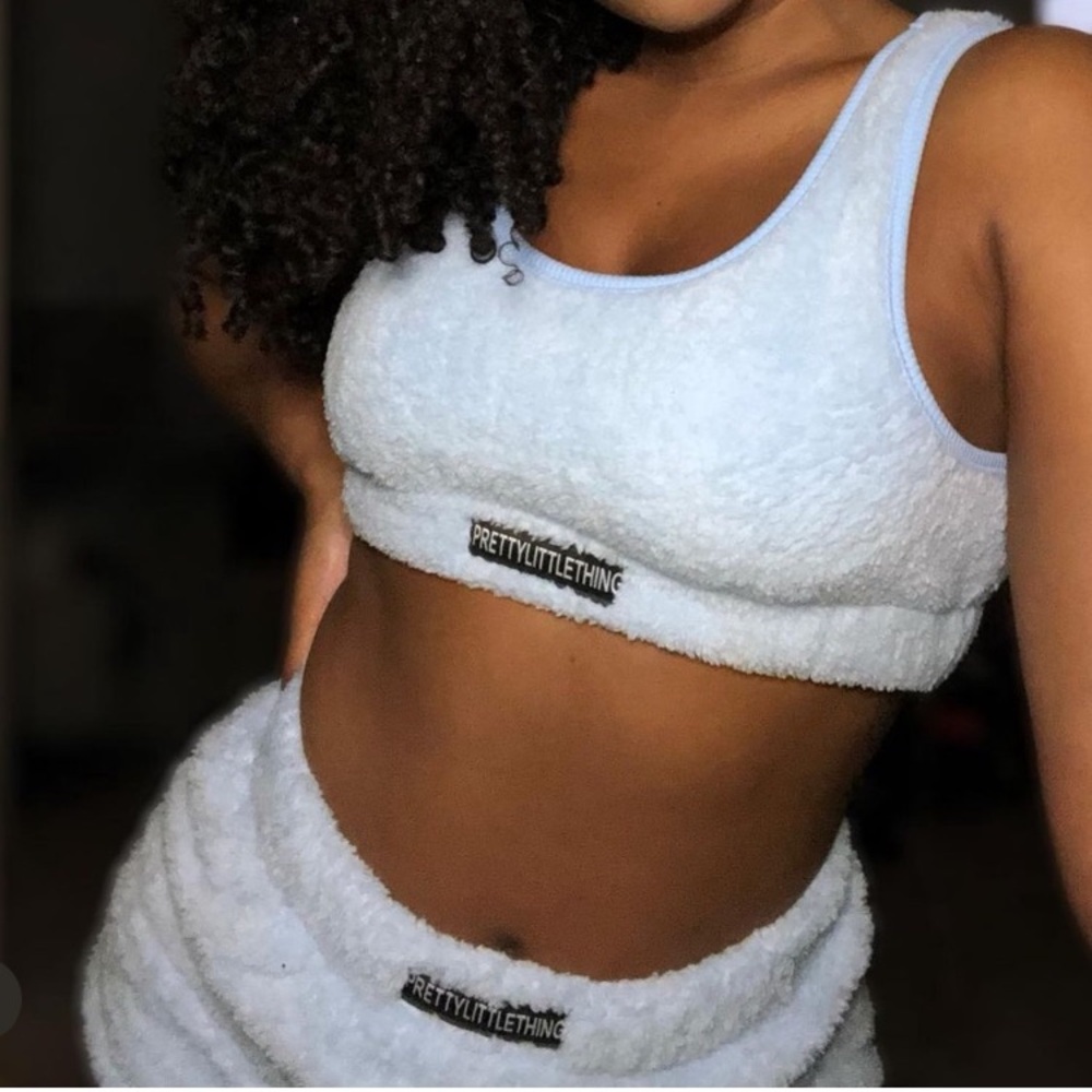 PrettyLittleThing Cozy Blue Sports Bra